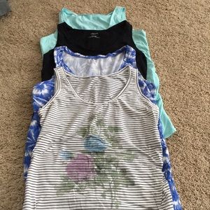 Maternity tank top lot -size M